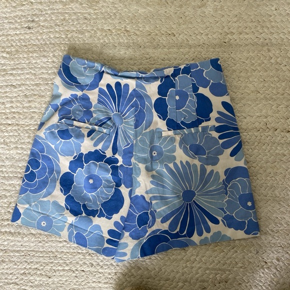 Zara shorts - Picture 4 of 4